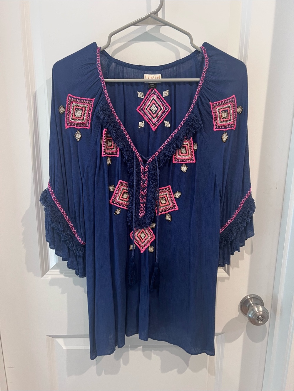 Lula Soul Embroidered Navy V-Neck Boho Top with Pink Accents Size Small